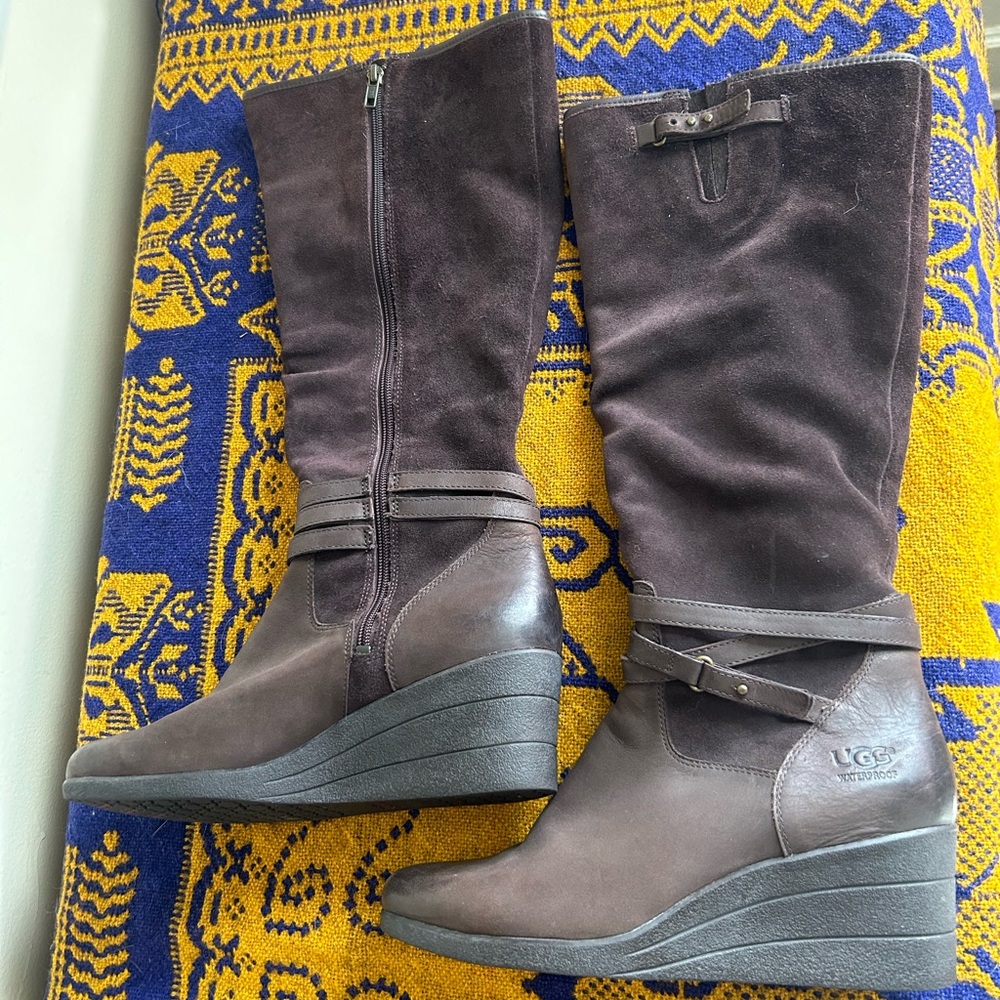 UGG Lesley Waterproof Wedge Boots sz 10